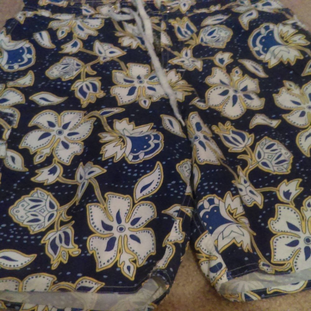 BOARD SHORTS